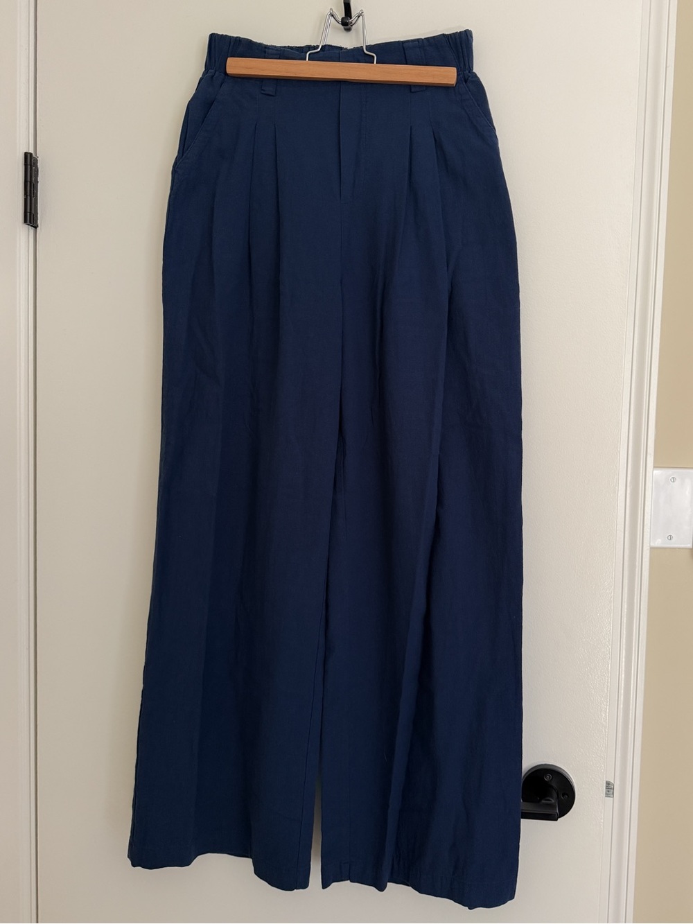 HALARA Wide-Leg High Waisted Navy Linen Pants - Picture 4 of 4